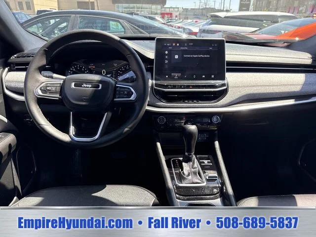 Used 2023 White Jeep Latitude Lux image 16