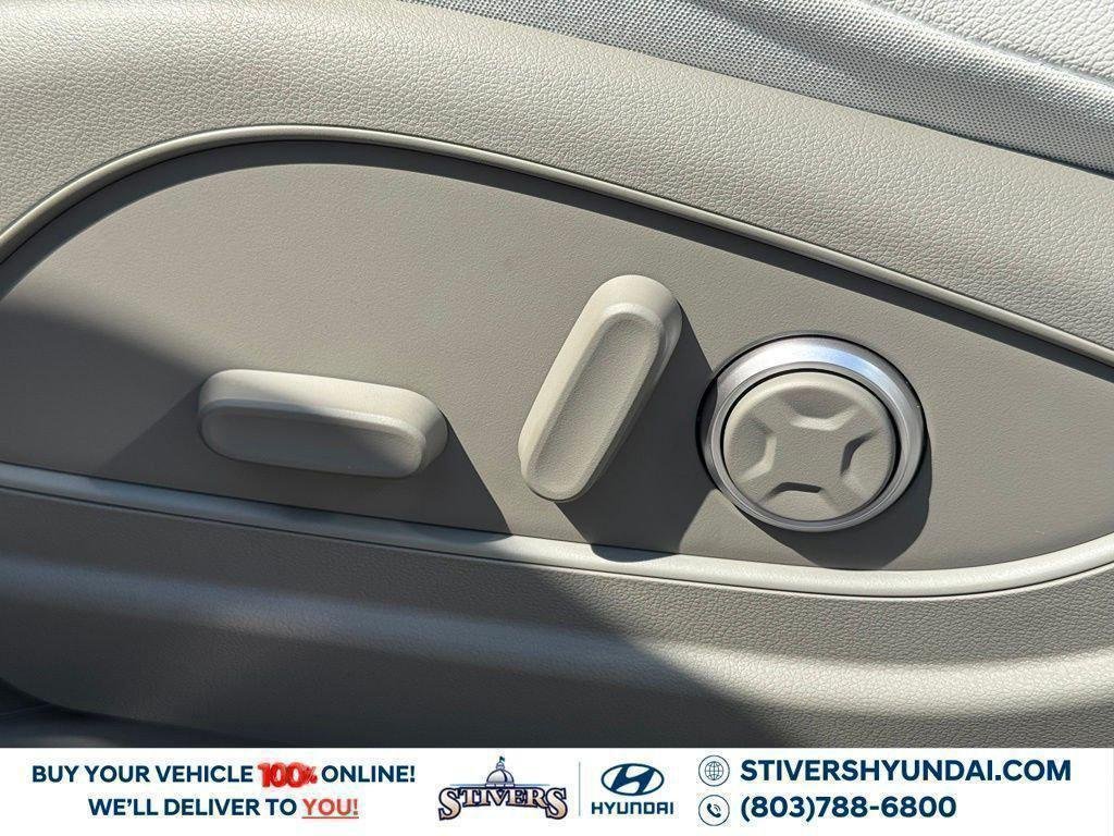 New 2027 White Hyundai Limited FWD image 29