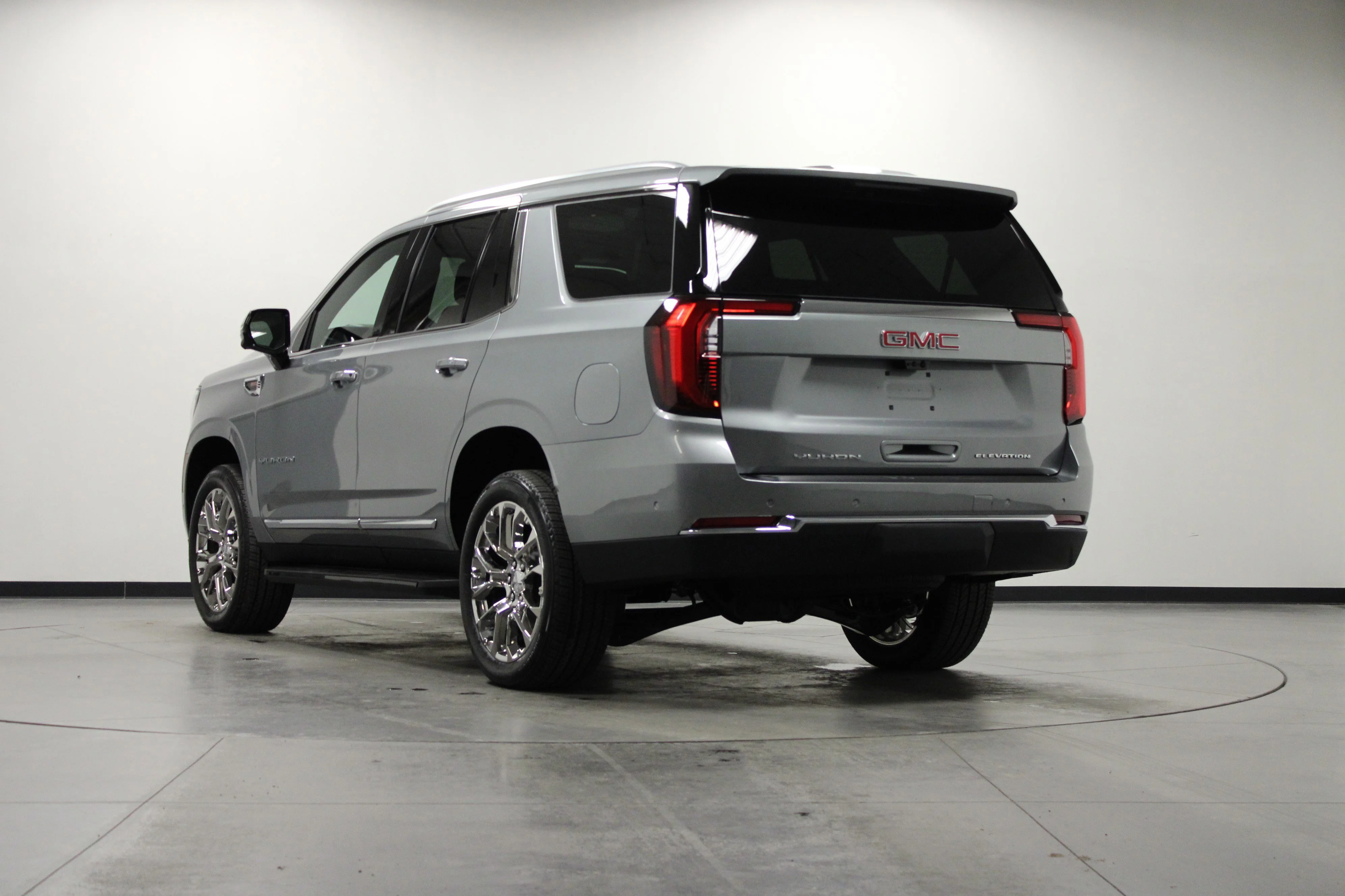New 2026 Sterling Metallic GMC Elevation image 6