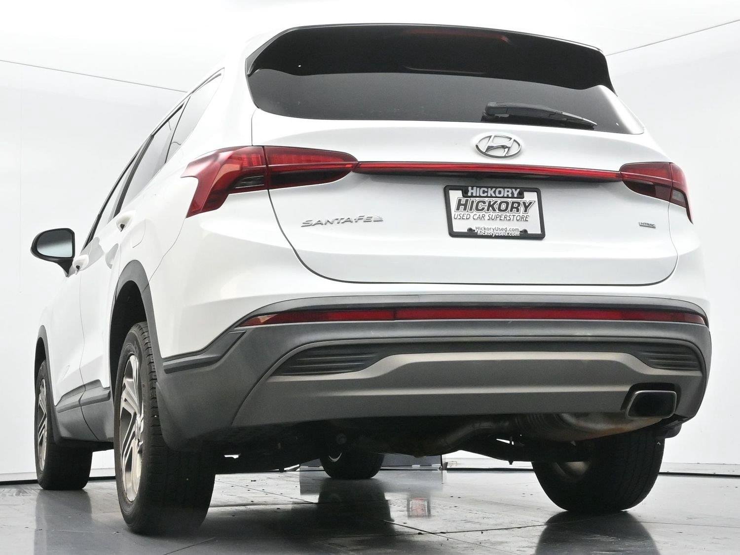 Used 2022 Quartz White Hyundai SE image 47