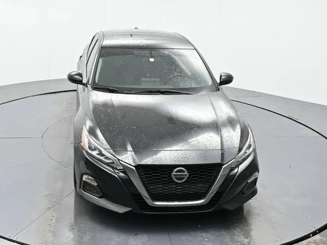 Used 2019 Super Black Nissan 2.5 SR image 18