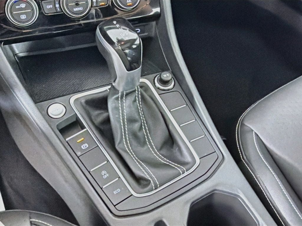 Used 2023 Kings Red Metallic Volkswagen SE Automatic image 16