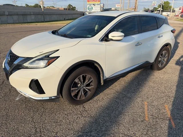 Used 2019 White Nissan S image 5