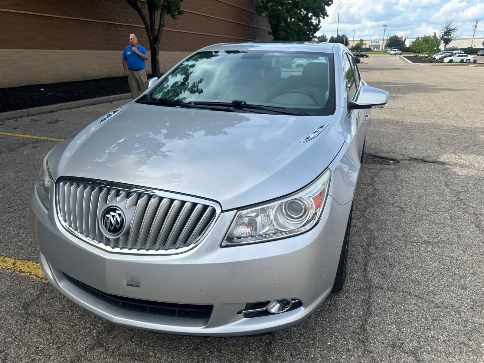 Used 2011 Quicksilver Metallic Buick CXS image 9