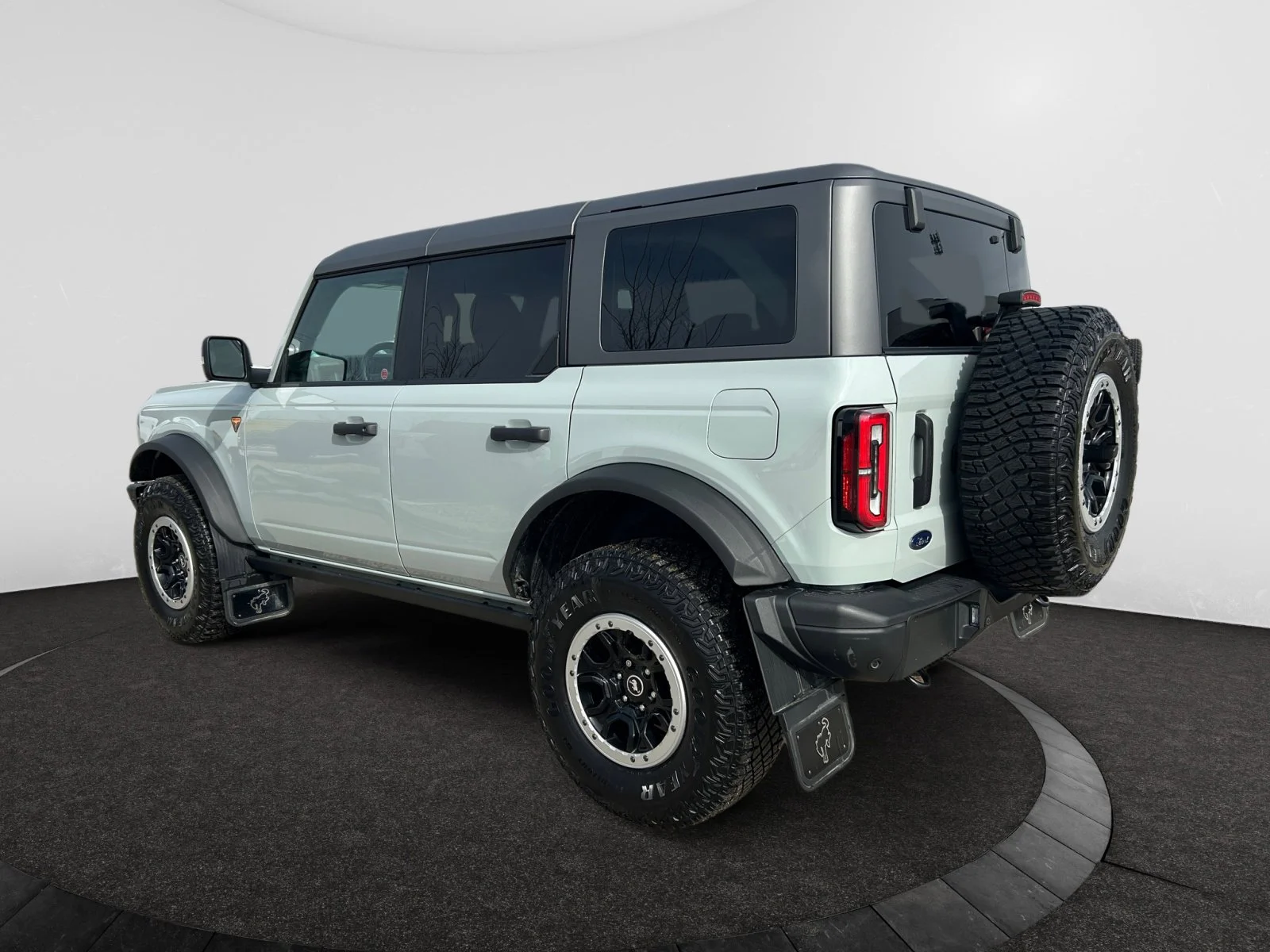 Used 2024 Gray Ford BADLANDS image 3