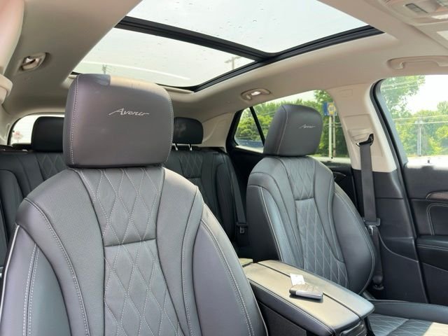 Used 2023  Buick Avenir image 9