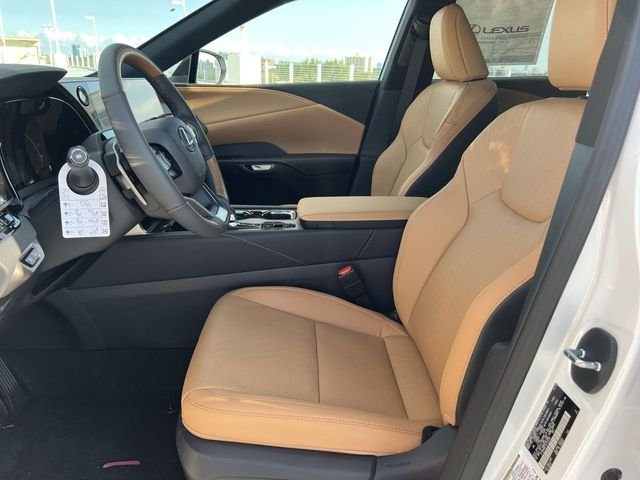 Used 2024 White Lexus 350 Premium Plus image 11