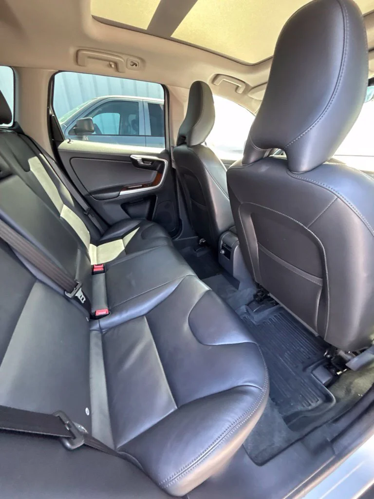 Used 2017 Silver Volvo T5 Inscription image 21