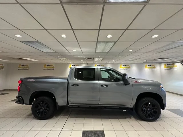 Used 2021 SATIN STEEL METALLIC Chevrolet LT Trail Boss image 3