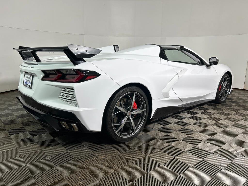 Used 2021 Arctic White Chevrolet 3LT image 25