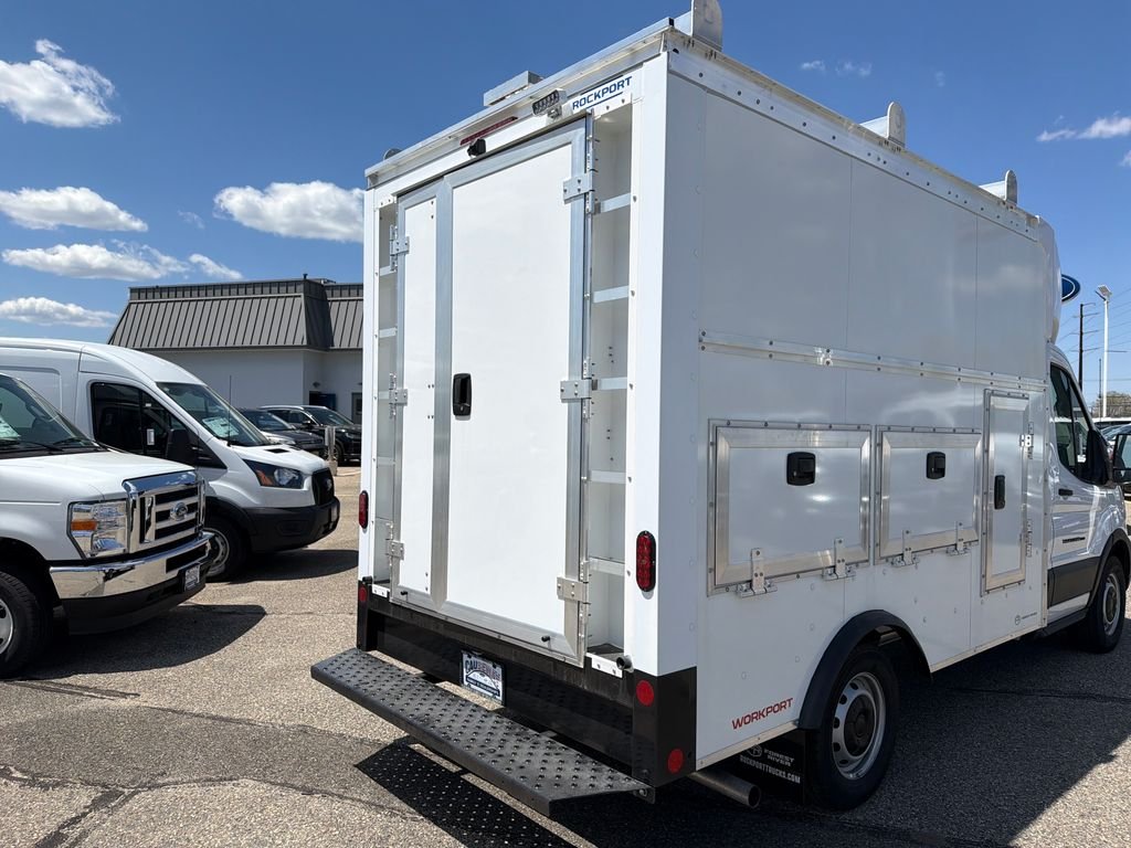 New 2026 Oxford White Ford Cutaway image 24