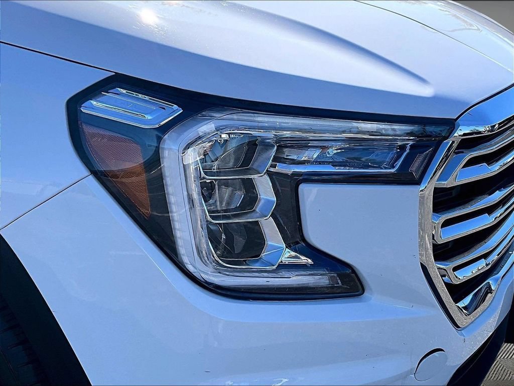 Used 2024 Summit White GMC SLT image 34