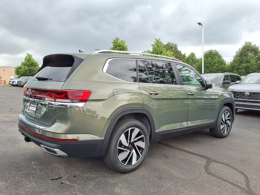 New 2026 Avocado Green Pearl Volkswagen 2.0T SEL image 2