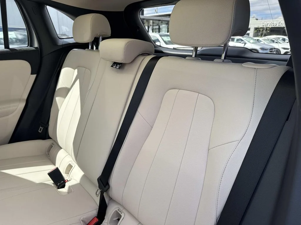 New 2026 Silver Mercedes-Benz GLA 250 image 6