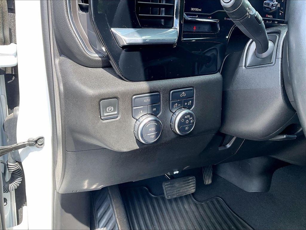Used 2025 Summit White GMC Elevation image 25