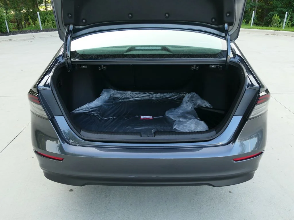 New 2026 Meteorite Gray Metallic Honda SE image 33