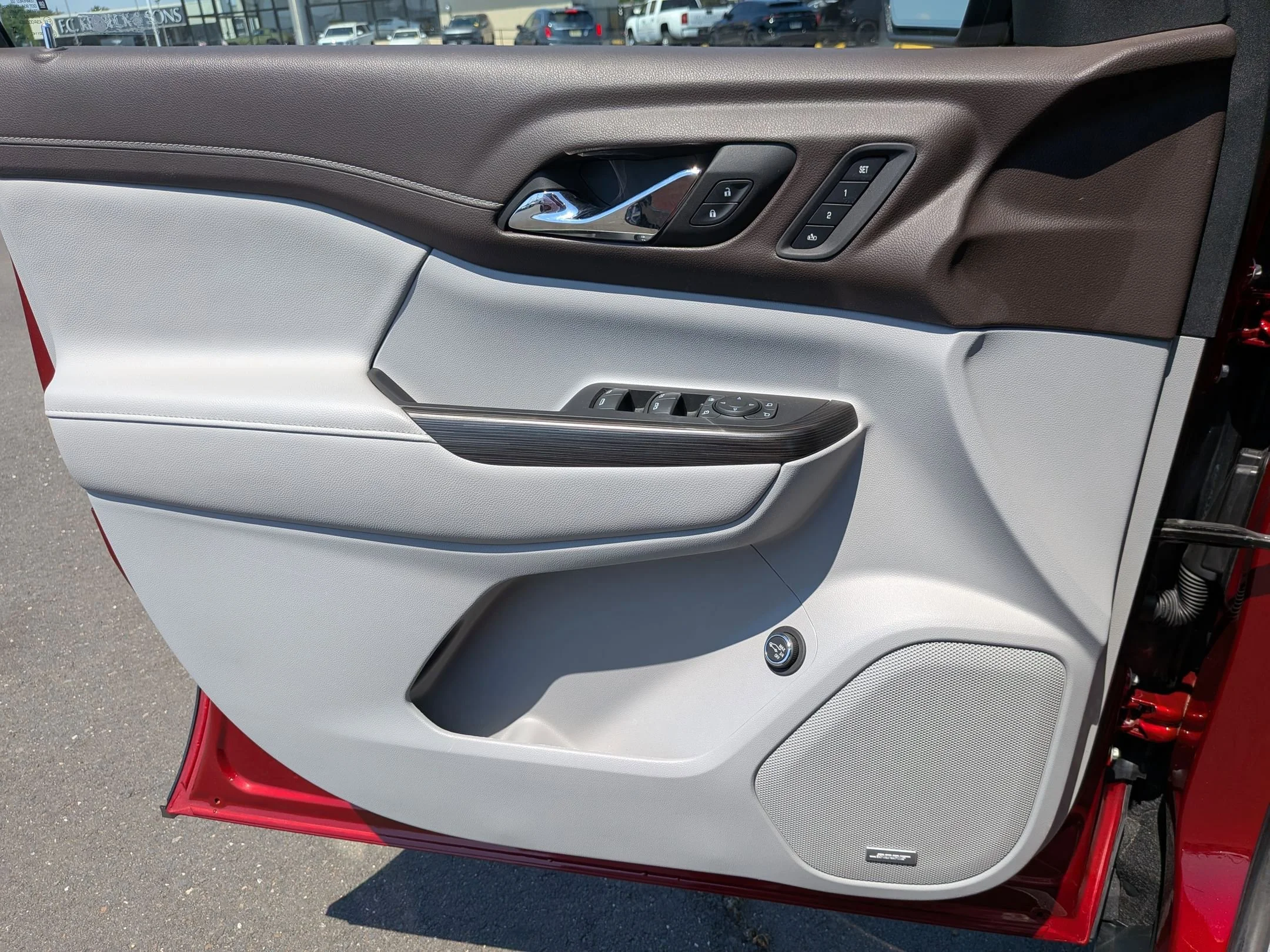 Used 2023 Volcanic Red Tintcoat GMC SLT image 21