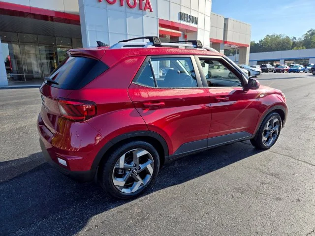 Used 2022 Red Hyundai SEL image 9