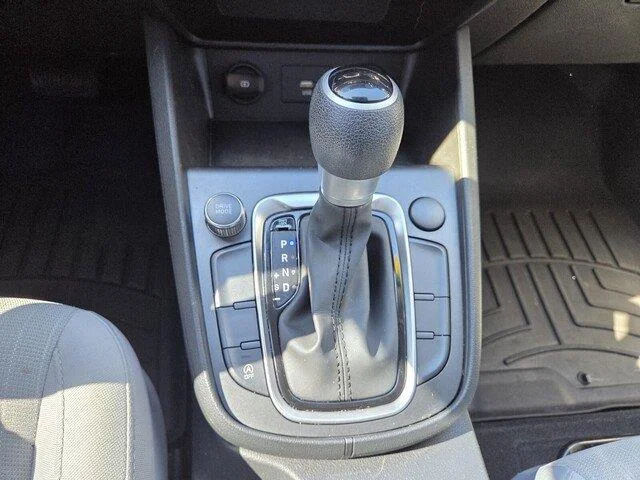 Used 2023 Lunar White Hyundai SEL image 18