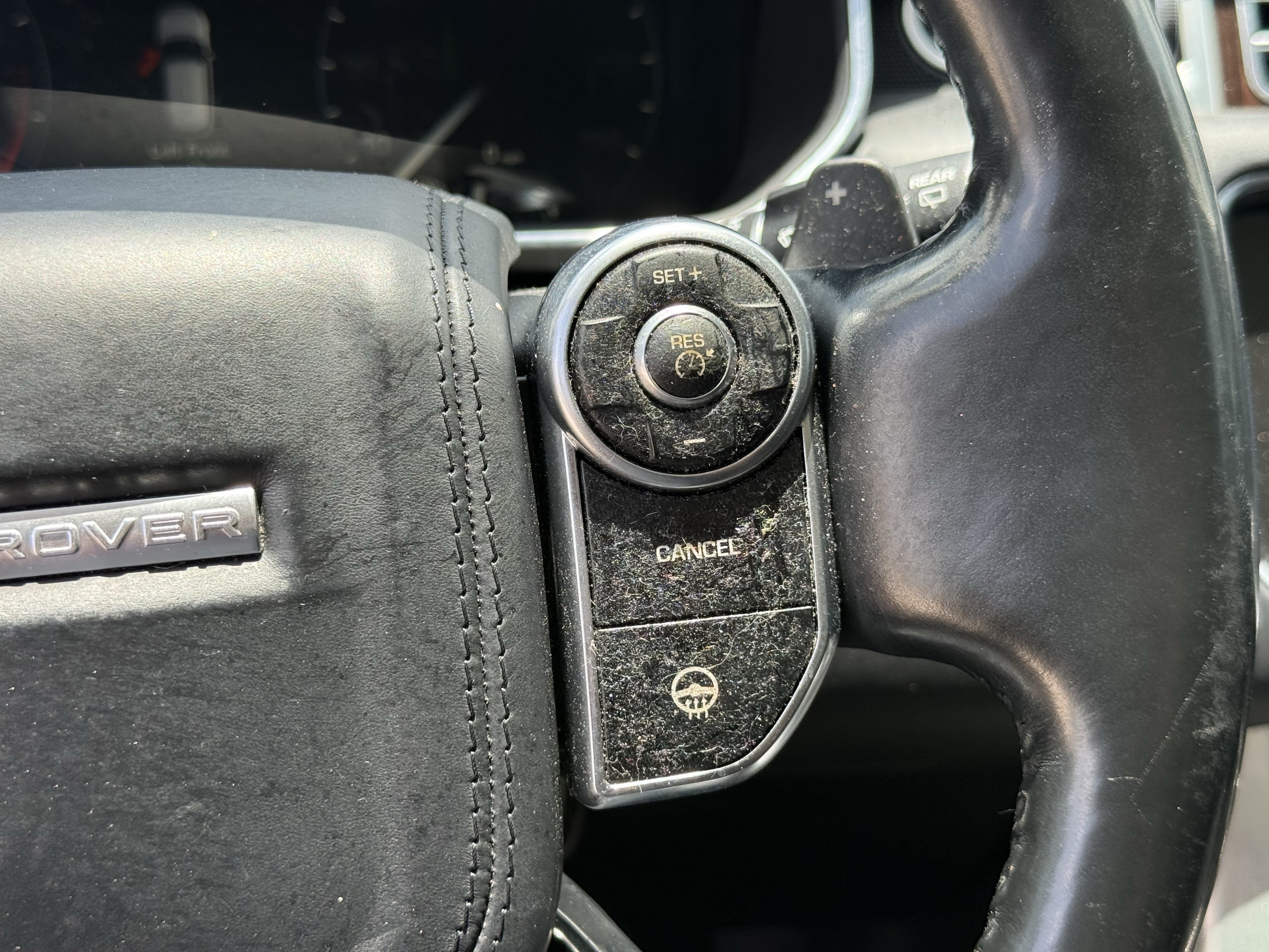 Used 2014 White Land Rover  image 16