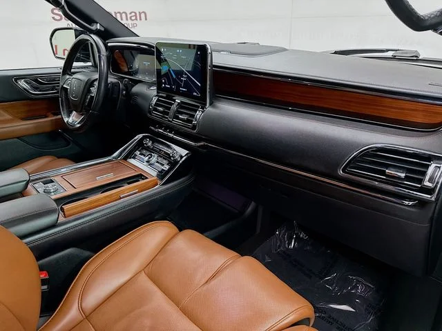 Used 2019 Black Lincoln Reserve image 32