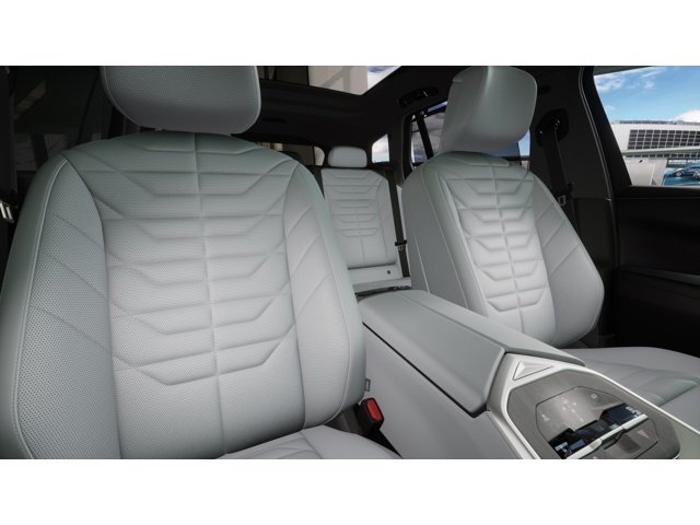 New 2027 C67/Space Silve BMW 40 xDrive image 11