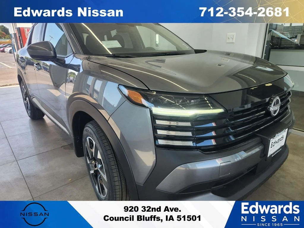 2025 スナイデル 4点 New 2025 Nissan Kicks SV 4D Sport Utility in Council Bluffs