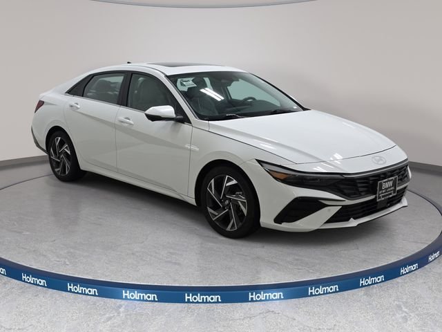 Used 2024 White Hyundai Limited image 4