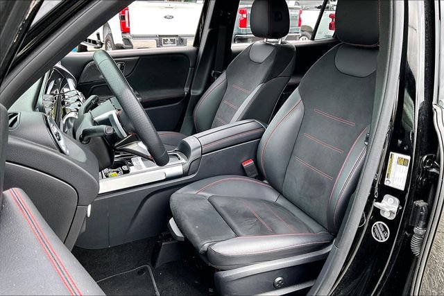 Used 2024 Black Mercedes-Benz GLB 250 image 18