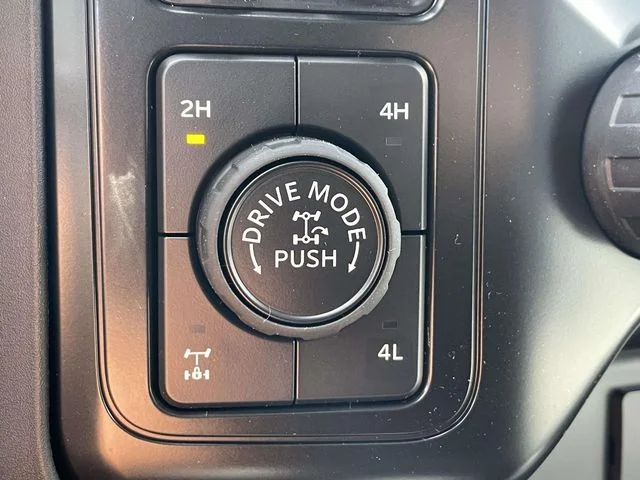 New 2026 Agate Black Metallic Ford XLT image 22