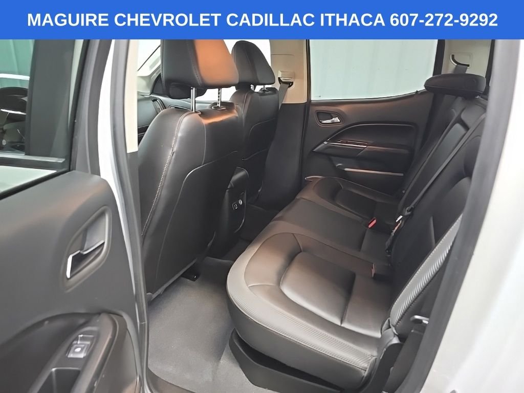 Used 2022 White GMC AT4 w/Leather image 30