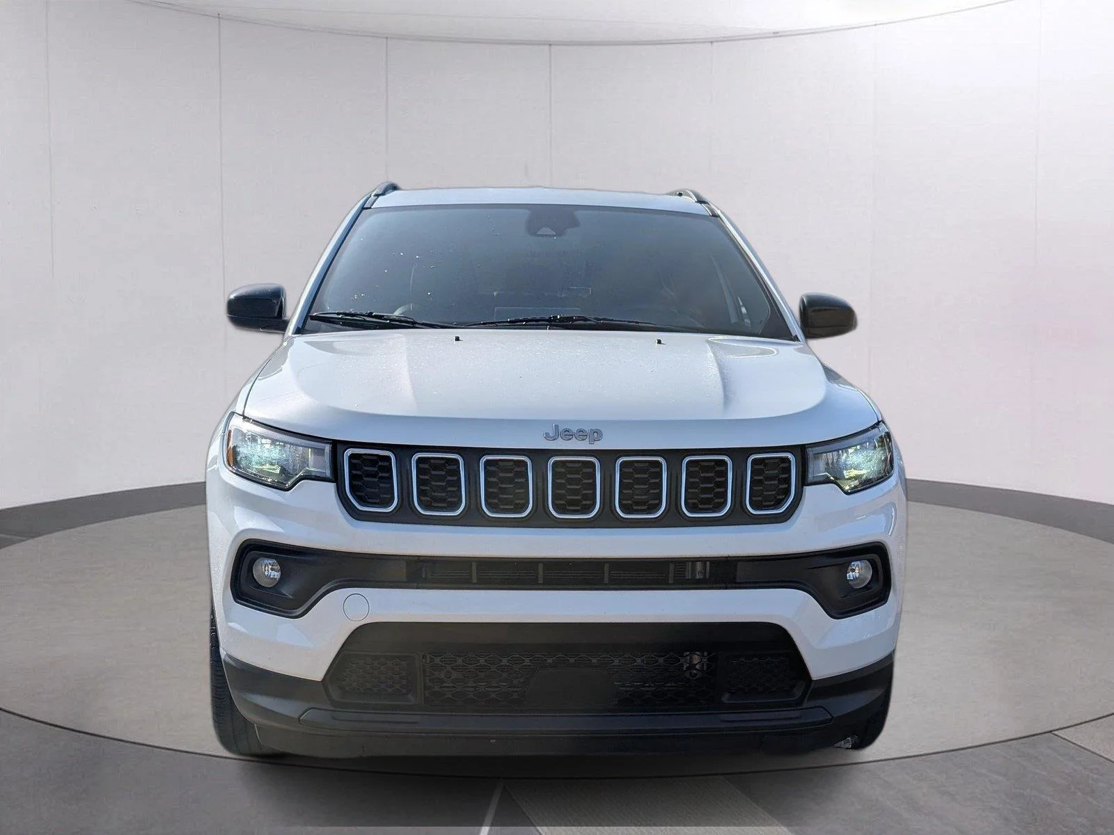 Used 2024 Bright White Clearcoat Jeep Latitude image 8