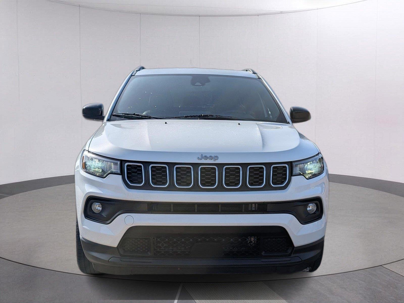 Used 2024 Bright White Clearcoat Jeep Latitude image 8