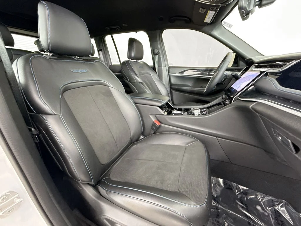 Used 2023 White Jeep Trailhawk 4xe image 26