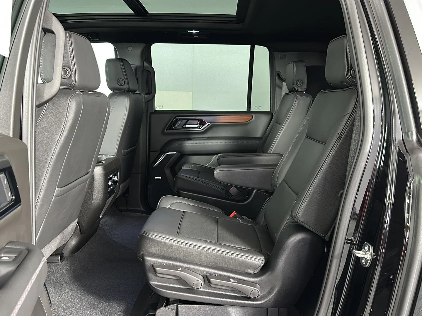 Used 2026 Onyx Black GMC Denali image 27