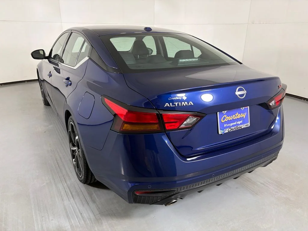 Used 2024 Blue Nissan 2.5 SR image 6