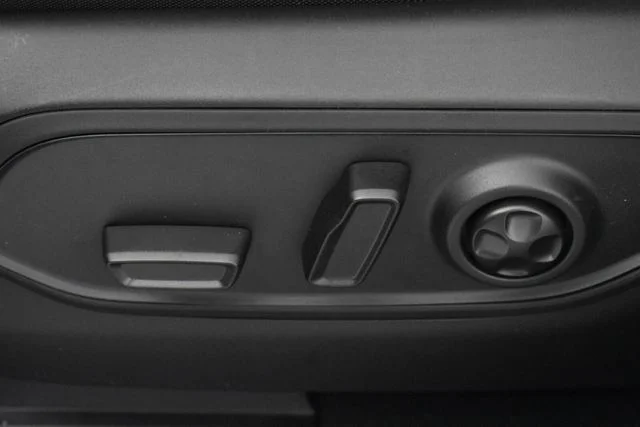 New 2026 Silver Zynith Exterior Paint Jeep Laredo Altitude image 24