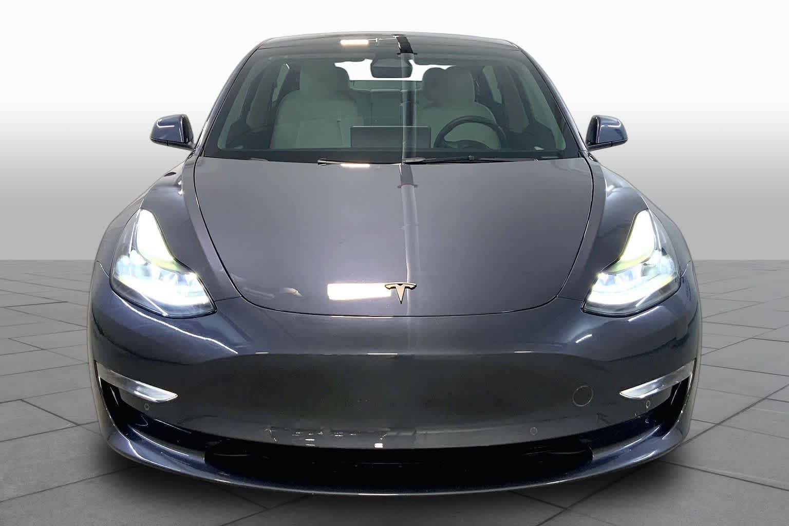 Used 2022 Midnight Silver Metallic Tesla Performance image 3