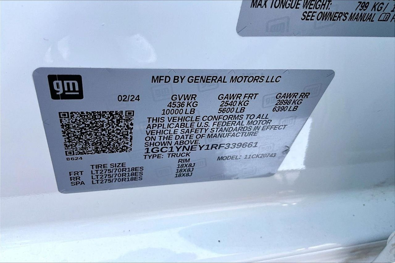 Used 2024 Summit White Chevrolet 4WD Crew Cab Standard Bed LT image 22