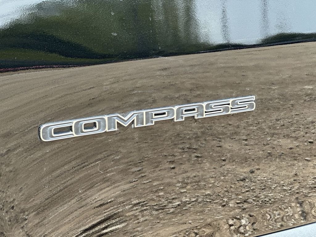 Used 2022 Black Jeep Latitude image 45