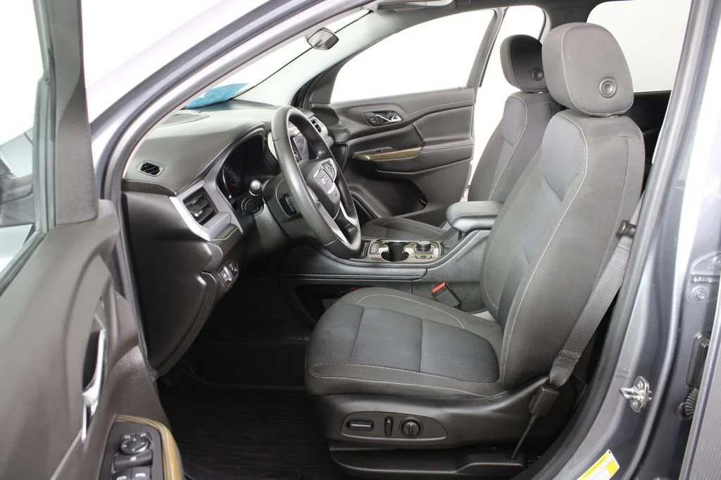 Used 2021 SATIN STEEL METALLIC GMC SLE image 22