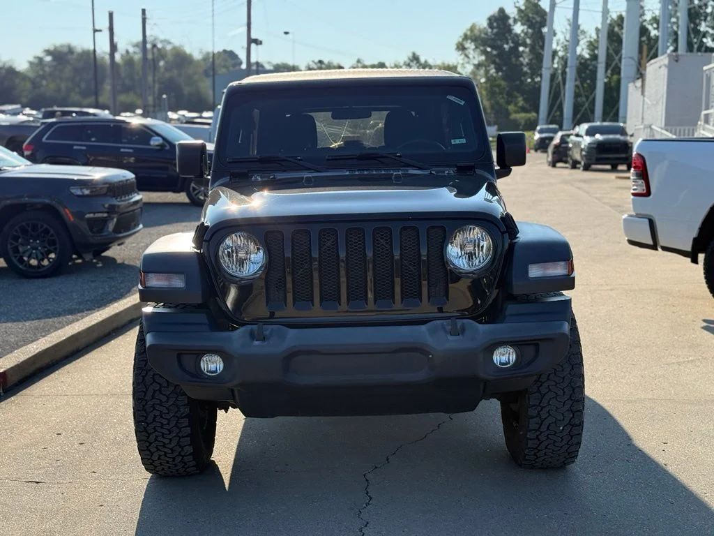 Used 2018 Black Jeep Unlimited Sport S image 3