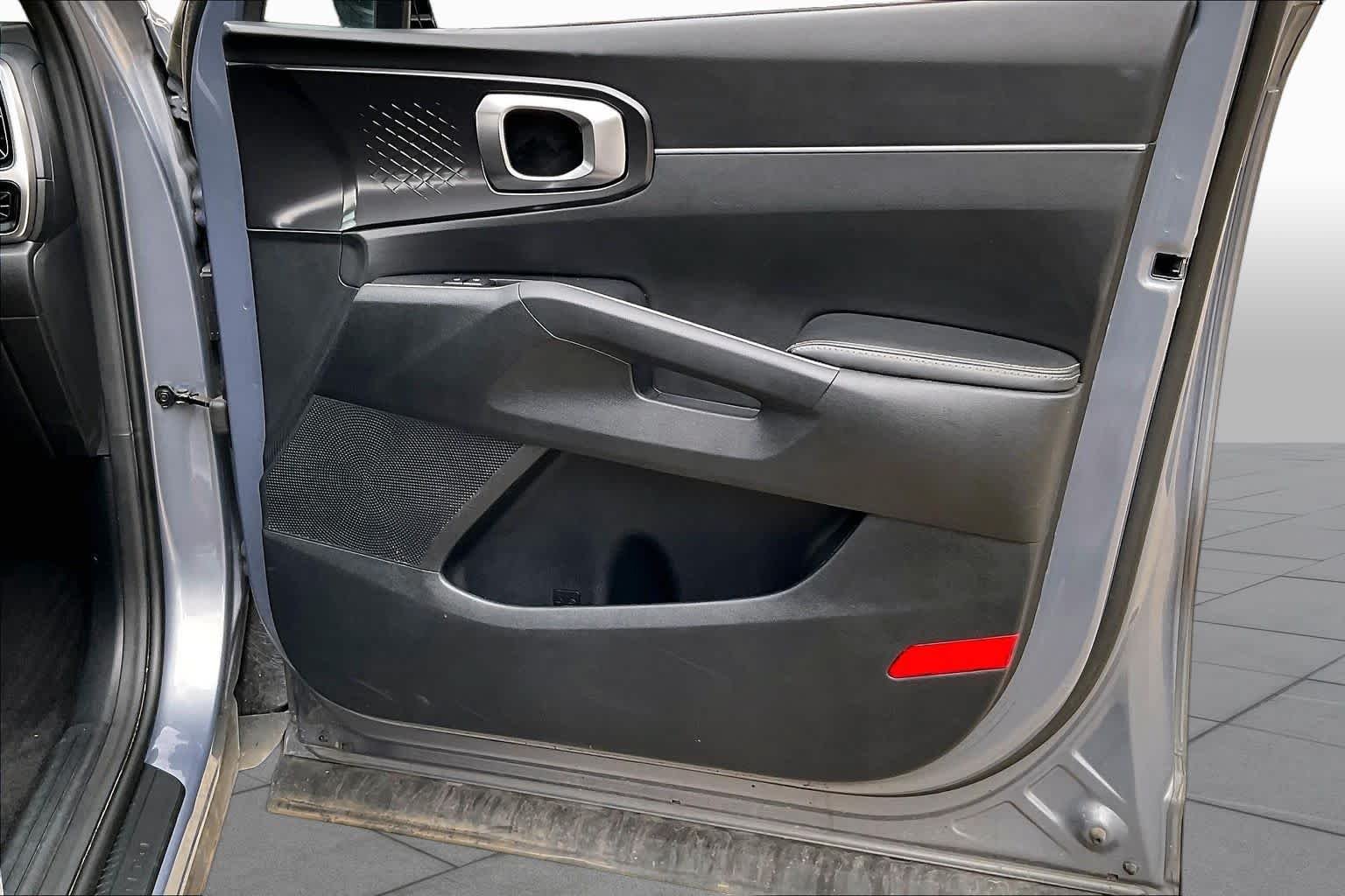 Used 2021 Everlasting Silver Kia LX image 22