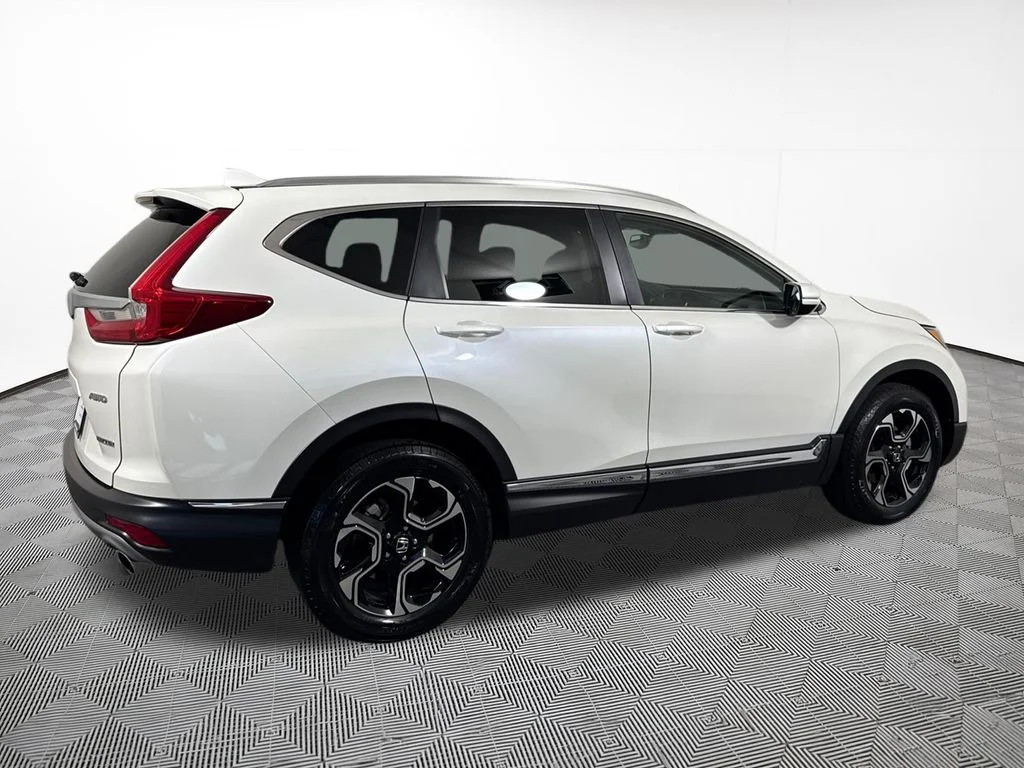Certified Used 2018 White Honda Touring image 9