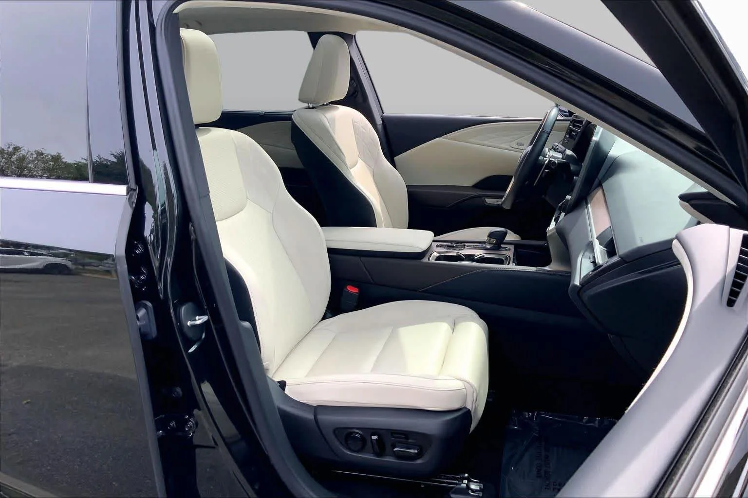 Certified Used 2024 CAVIAR Lexus Luxury image 9