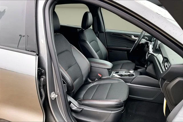 2026 Ford Escape ST-Line - Photo 11