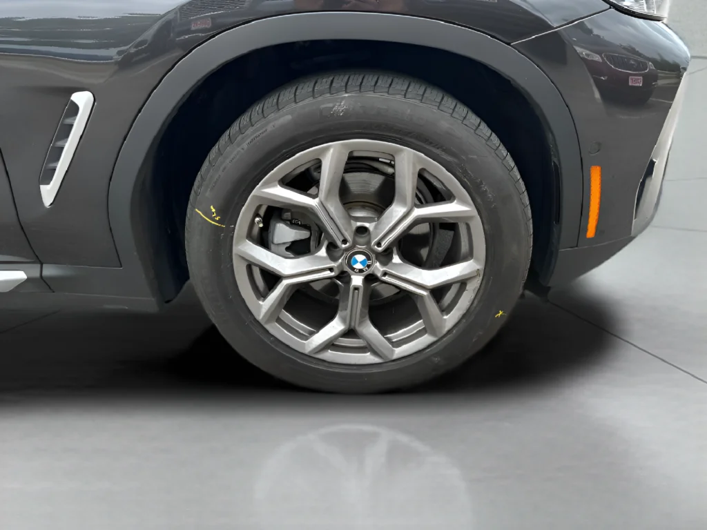 Used 2024 Gray BMW sDrive30i image 16