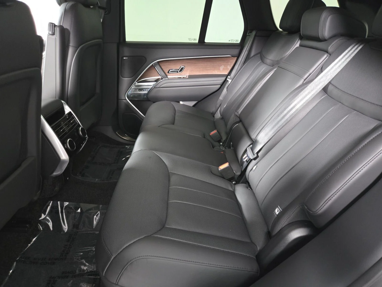 New 2026 Fuji White Land Rover SE image 5