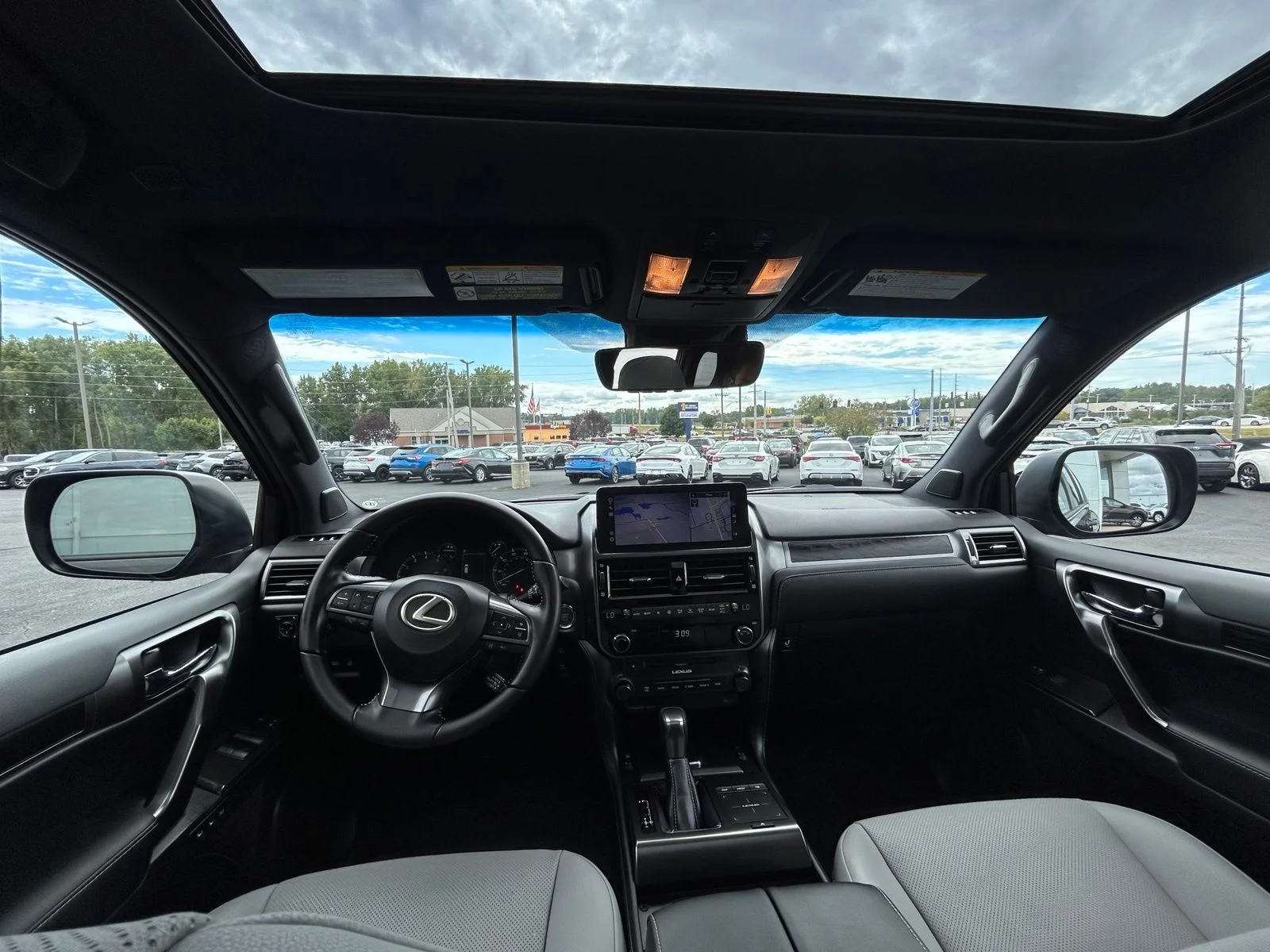 Used 2023 Black Lexus 460 image 14
