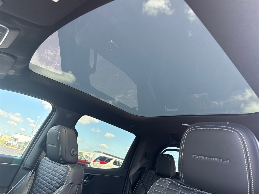 2025 GMC SIERRA - Image 27